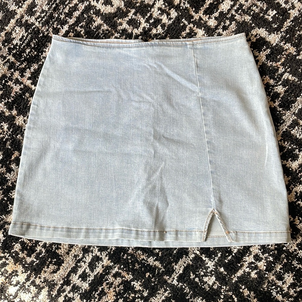 Wild Fable Women’s Denim Skirt. Size 14🩵 EUC